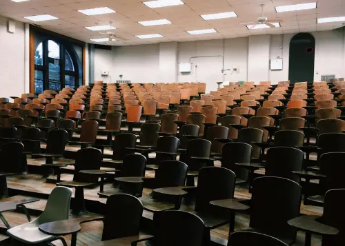 大學示意圖 ▲私立高級中等以上學校退場條例第24條文修正草案逕付二讀,引起私校工會不滿。(示意圖/Pexels)