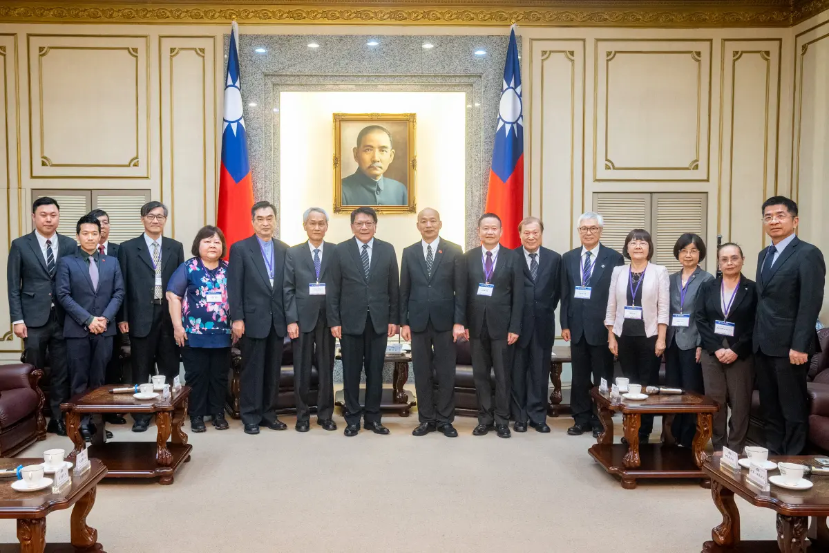 ▲總統府秘書長潘孟安今（13）日拜會立法院長韓國瑜。（圖／韓國瑜辦公室提供）