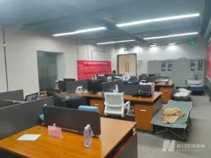▲中國深圳瀅水房地產開發有限公司驚傳無預警裁員,公司稱受大環境影響,經營遇到困難,不得已作出經營調整。(圖/翻攝自《每日經濟新聞》) ▲中國深圳瀅水房地產開發有限公司驚傳無預警裁員,公司稱受大環境影響,經營遇到困難,不得已作出經營調整。(圖/翻攝自《每日經濟新聞》)