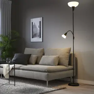 ▲TÅGARP上照落地燈 / 閱讀燈$549。(圖/IKEA提供) ▲TÅGARP上照落地燈 / 閱讀燈$549。(圖/IKEA提供)