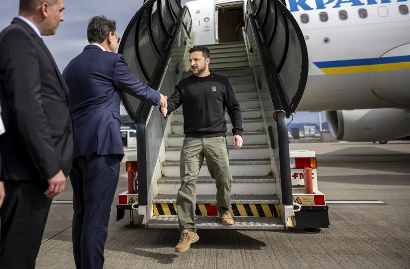 ▲烏克蘭總統澤倫斯基14日已經抵達瑞士,準備出席烏克蘭和平峰會。(圖/美聯社/達志影像)