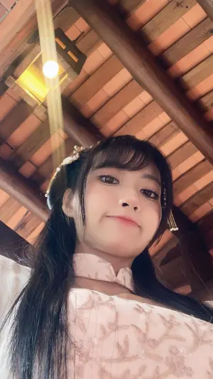 ▲▼一粒挑戰「死亡角度」,沒有影響她的高顏值。(圖/一粒Threads) ▲▼一粒挑戰「死亡角度」,沒有影響她的高顏值。(圖/一粒Threads)