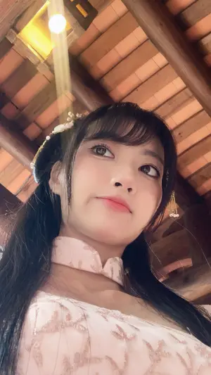 ▲▼一粒挑戰「死亡角度」,沒有影響她的高顏值。(圖/一粒Threads) ▲▼一粒挑戰「死亡角度」,沒有影響她的高顏值。(圖/一粒Threads)