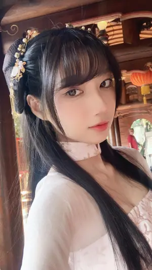 ▲一粒正常角度的古裝照,有不食人間煙火般的美貌。(圖/一粒Threads) ▲一粒正常角度的古裝照,有不食人間煙火般的美貌。(圖/一粒Threads)