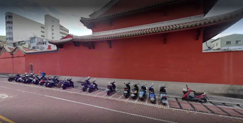 ▲台南「祀典武廟」為國定一級古蹟，也是全國最高規格的關帝廟，卻遭李女塗鴉畫上生殖器。（圖／翻攝googlemap）
