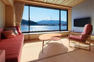 ▲「湖山亭產屋」除了擁有正對富士山的無敵景觀，更提供4種溫泉浴場，部分房間有私人露天風呂。（圖／Klook提供）