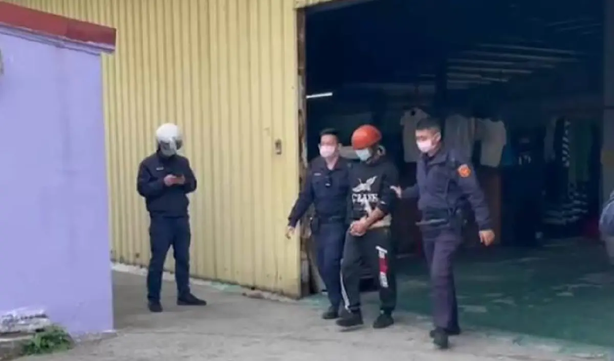 ▲去年3月間，彰化賴姓男板模工人，於宿舍吸毒、喝酒後，不滿隔鄰房客與友人打麻將聲音吵雜，又懷疑有人議論自己，竟持西瓜刀將來訪友的洪姓老翁砍死。（圖／NOWnews資料照）