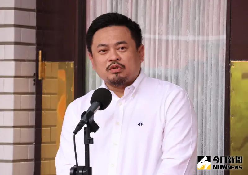 ▲洪申翰表示成功爭取政院通過最新租賃契約範本，房東收到電費帳單是多少錢，就只能向租客收多少錢，預計將在下月上路。（圖／記者朱永強攝）