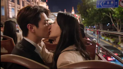 ▲《承歡記》楊紫（左）和許凱劇中有多場吻戲，拍戲感覺全世界都在圍觀。（圖／愛爾達電視提供）