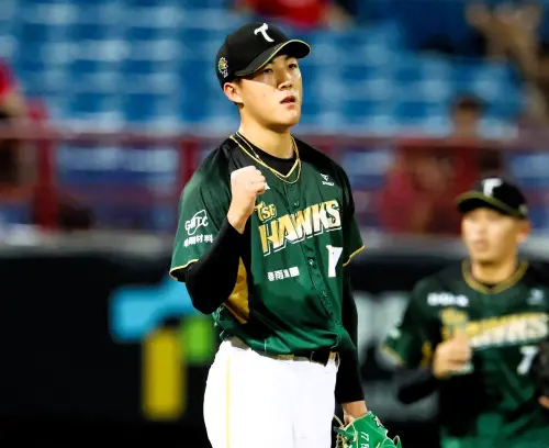 陳宇宏僅用1周時間,就從台鋼雄鷹借將身分,到入選中華隊資格賽28人名單。(圖/台鋼雄鷹提供) ▲陳宇宏僅用1周時間,就從台鋼雄鷹借將身分,到入選中華隊資格賽28人名單。(圖/台鋼雄鷹提供)