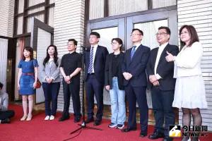 民眾黨立院黨團 ▲民眾黨立院黨團8位立委一字排開,共同宣示反對覆議案的決心。(圖/記者吳翊緁攝,2024.06.19)