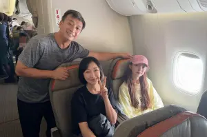 一家三口的合影。(圖/余皓然Facebook粉絲專頁) ▲一家三口的合影。(圖/余皓然Facebook粉絲專頁)