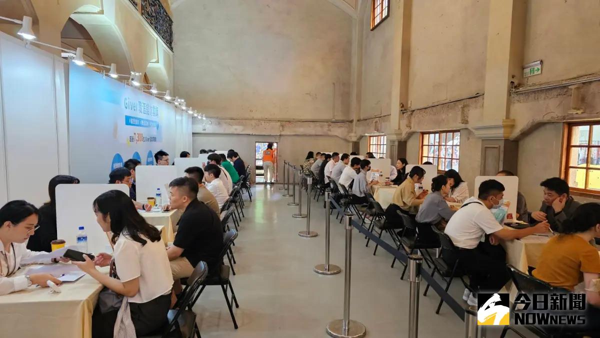 ▲人力銀行數據顯示，目前求職求才市場平均每位求職者可分到2個工作機會，與去年同期相比相同。（圖／NOWnews資料照片）