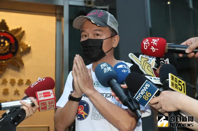 ▲藝人孫鵬第一時間現身關切兒子孫安佐涉案情形。（圖／記者陳明中攝，2024.06.19）