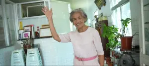 ▲87歲的李正姬當了一輩子醫師娘，透過《共聲島》述說自己的故事。（圖／記者王郁勳攝）