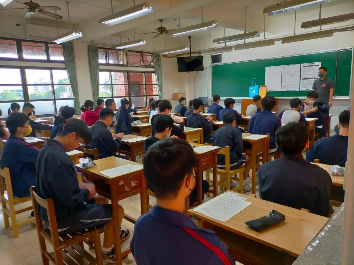 ▲教育部今（30）日公布113學年度高中職免試入學續招，共184所學校參與、總名額11882名。（圖／新北市教育局）