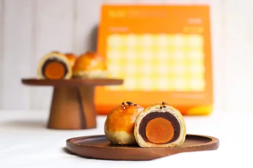 ▲有「甜點界的香奈兒」的美譽的「法朋烘焙甜點坊Le Ruban Pâtisserie」，宣告今年蛋黃酥禮盒將於7月10日開放官網讓所有消費者都能搶購。（圖／法朋提供）