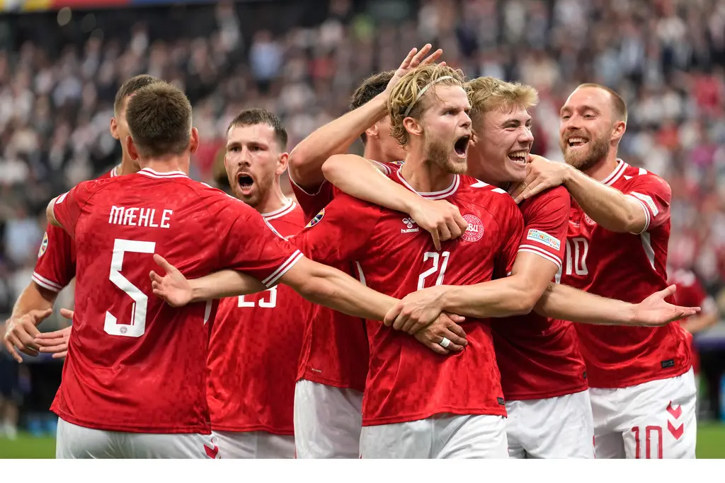 ▲歐洲國家盃奪冠熱門英格蘭今（21）日台灣時間凌晨迎戰丹麥，未料坐擁眾多球星的英格蘭，此戰面對丹麥踢起來卻格外棘手，丹麥則靠著Morten Hjulmand的一記超高難度世界波，終場就以1：1逼平英格蘭。（圖／美聯社／達志影像）