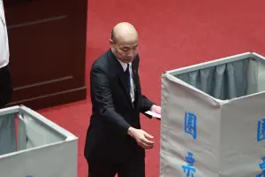 好巧！覆議案開票依姓名筆畫順序　韓國瑜剛好是過半的第57張選票
