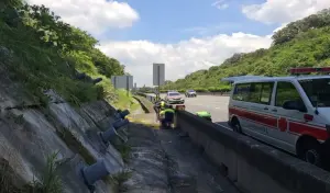 國3寶山段「天上掉下一個人」！61歲男墜10樓高陸橋　送醫不治
