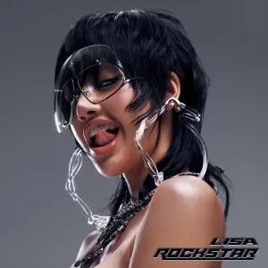 ▲Lisa睽違3年終於要帶著全新單曲〈ROCKSTAR〉強勢回歸，她在20日透過IG曬出新造型，整體呈現出濃烈的科幻未來龐克感。（圖／Lisa IG）
