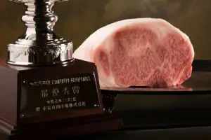 UKAI集團選擇田村牛,經師傅專業處理後,散發出獨特的香氣,號稱足以與神戶牛、松坂牛媲美。(圖/UKAI集團提供) ▲UKAI選擇田村牛,經師傅專業處理後,散發出獨特的香氣,號稱足以與神戶牛、松坂牛媲美。(圖/UKAI集團提供)