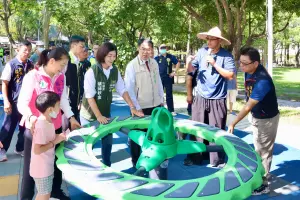 佳里體育公園特色遊戲場啟用　黃偉哲盼成大北門示範場域
