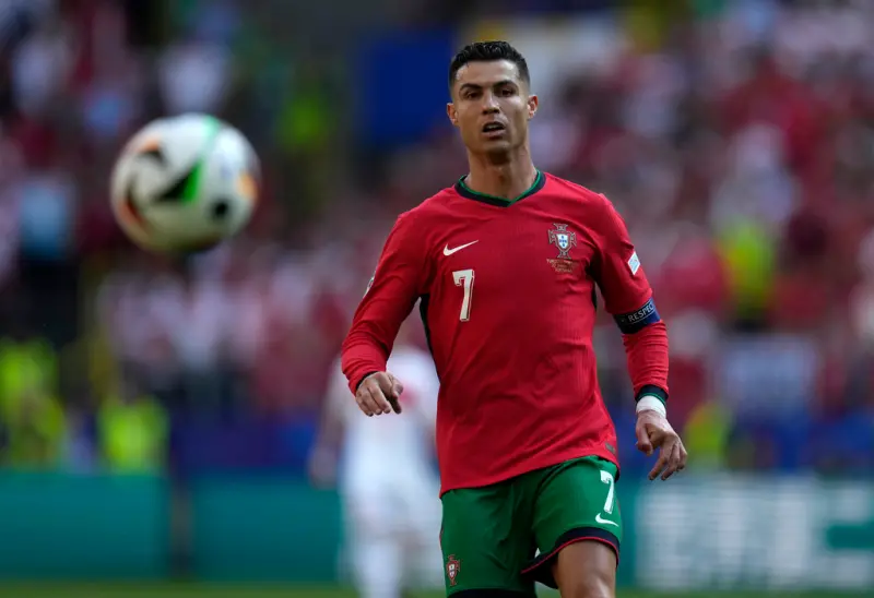 ▲葡萄牙足壇巨星C羅（Cristiano Ronaldo）此戰面對土耳其雖然沒有貢獻進球，但他成功傳出1次助攻，也是個人賽史上第8次助攻，正式成為歐國盃賽史助攻王，葡萄牙終場則以3：0贏球，成功闖進後續16強淘汰賽。（圖／美聯社／達志影像）