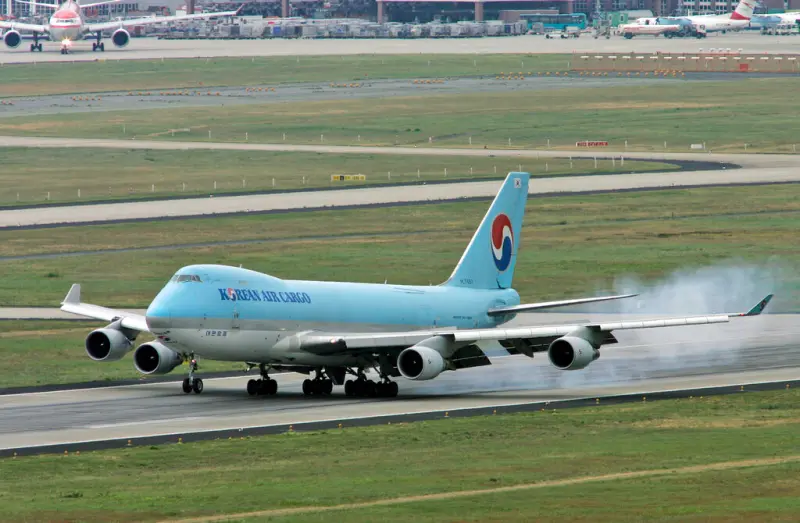 ▲大韓航空一架波音737 Max班機因「壓力系統異常」,從3萬多英尺驟降到9千多英尺。圖非當事航班。(圖/美聯社/達志影像)