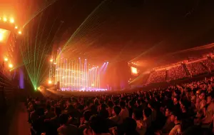 ▲Aimer巡演「3 nuits tour 2024」舞台光效極美。（圖／雅慕斯娛樂 提供）