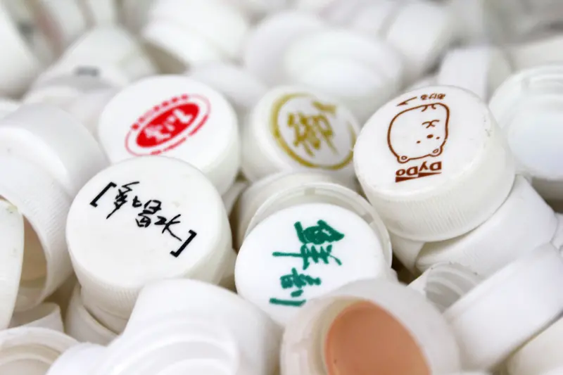 ▲瓶蓋棒球是日本許多上班族和學生的休閒娛樂，甚至擁有官方的「瓶蓋棒球協會」運作。（圖／記者嚴俊強攝）