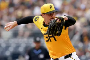 Skenes生涯前8戰狂飆61K,創下大聯盟自1901年以來第7多紀錄。僅排在傳奇投手Nolan Ryan之後,此外本季Skenes只投出8次四壞保送,成為大聯盟歷史上唯二在生涯前8場先發中,投出至少60次三振,且投出不到10次保送的投手,另一位則是2014年的「神之子」田中將大。 ▲Skenes生涯前8戰狂飆61K,創下大聯盟自1901年以來第7多紀錄。僅排在傳奇投手Nolan Ryan之後,此外本季Skenes只投出8次四壞保送,成為大聯盟歷史上唯二在生涯前8場先發中,投出至少60次三振,且投出不到10次保送的投手,另一位則是2014年的「神之子」田中將大。(圖/美聯社/達志影像)