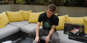 ▲Linus在光華商場購買電腦,成功發揮專長,揪出新電腦的一些小問題,但對於店家的服務讚譽有加。(圖/翻攝Linus Tech Tips) ▲Linus在光華商場購買電腦,成功發揮專長,揪出新電腦的一些小問題,但對於店家的服務讚譽有加。(圖/翻攝Linus Tech Tips)