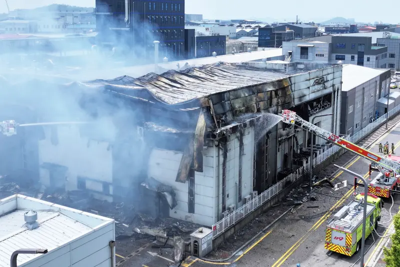 ▲韓國京畿道華城市一座鋰電池工廠發生火災，目前已知造成23人死亡。（圖／美聯社／達志影像）