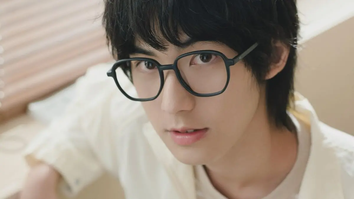 ▲德德神隱一個月嘆氣曝光近況，爸爸現身IG回應「1留言」，抓包他考前玩遊戲，逗笑一票網友。（圖／德德IG）