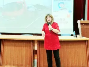 ▲中油煉製事業部大林煉油廠舉辦圖利與便民區辨及生活法律宣導,邀請律師宋克芳作專題演講。(圖/中油煉製事業部大林煉油廠提供) ▲中油煉製事業部大林煉油廠舉辦圖利與便民區辨及生活法律宣導,邀請律師宋克芳作專題演講。(圖/中油煉製事業部大林煉油廠提供)