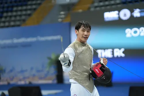 ▲男子鈍劍選手陳弈通奪得亞洲區男鈍外卡唯一資格,代表台灣前進2024年巴黎奧運,是台灣睽違36年再有男子擊劍選手挺進奧運。(圖/翻攝自國際擊劍總會粉專) ▲男子鈍劍選手陳弈通奪得亞洲區男鈍外卡唯一資格,代表台灣前進2024年巴黎奧運,是台灣睽違36年再有男子擊劍選手挺進奧運。(圖/翻攝自國際擊劍總會粉專)