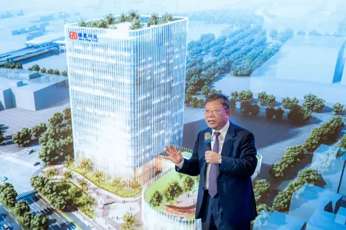 2023年6月農水署與臻鼎公司「桃園高鐵站前土地設定地上權案」簽約。(圖/取自桃園市政府) ▲2023年6月農水署與臻鼎公司「桃園高鐵站前土地設定地上權案」簽約。(圖/取自桃園市政府)