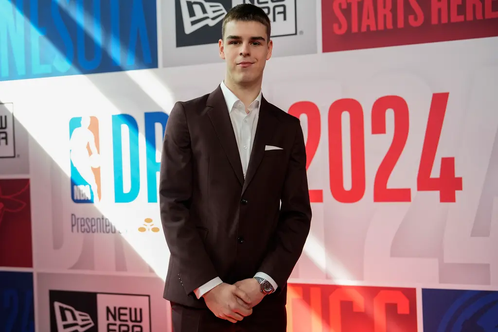 ▲2024年NBA選秀會今(27)日台灣時間早上8：00正式登場，擁有第12順位指名權的雷霆隊，選擇塞爾維亞的Nikola Topic，但他日前不幸遭遇左膝前十字韌帶撕裂傷勢，很有可能新秀賽季將報銷。（圖／美聯社／達志影像）