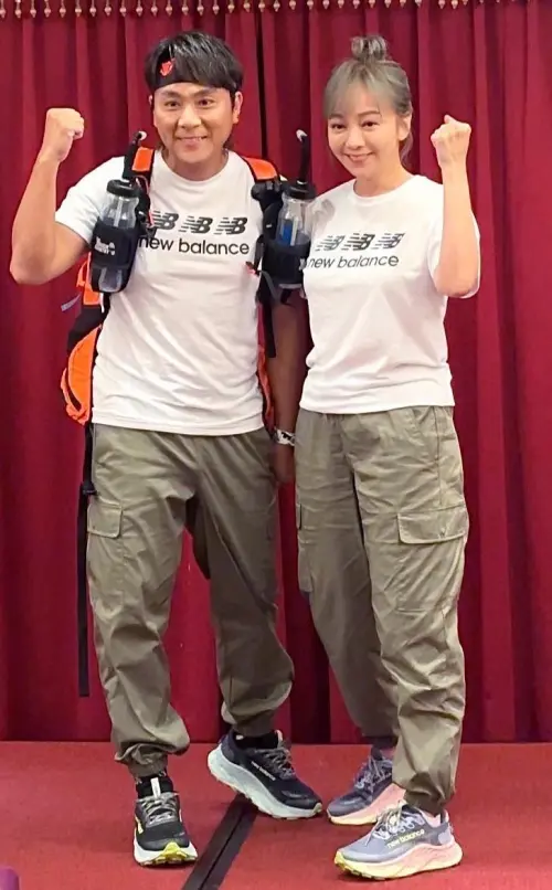 ▲王仁甫（左）近期飛到中國參加「2024蒙古戈壁世界四大極地馬拉松」，不過老婆季芹（右）卻長達三天的時間聯絡不上他。（圖／王仁甫與季芹臉書）