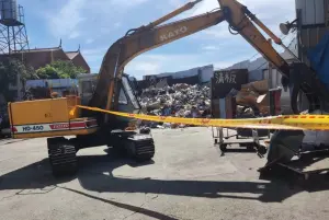 台中驚傳工安意外!回收場老闆娘遭怪手撞擊 頭顱破裂當場身亡