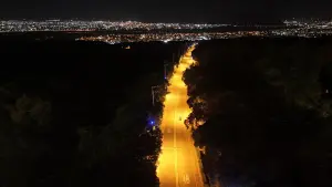 中市知名景點「藍色公路」　LED路燈升級重現浪漫夜景
