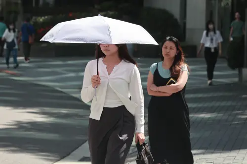 今雙北體感溫飆40度！兩個熱帶擾動醞釀中　這天起「防猛烈雷雨」
