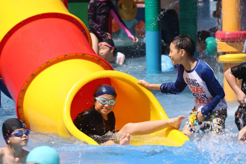 ▲今日各地多雲到晴，新北市、高雄市、屏東縣有連續出現36度高溫的機率，請加強注意。（圖／記者陳明安攝）