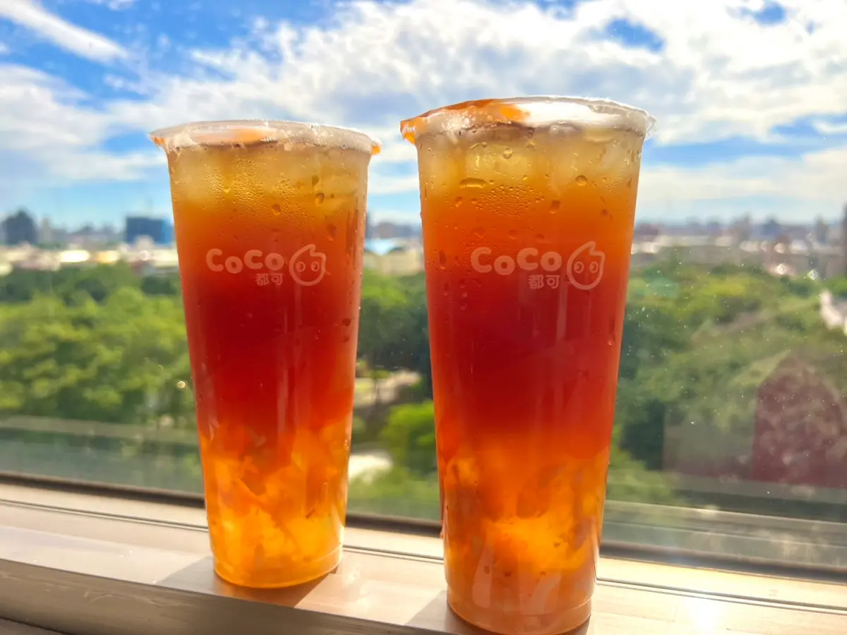 ▲玫瑰風味的荔枝紅茶，微甜順口，適合炎熱的夏天暢飲。（圖／品牌提供）