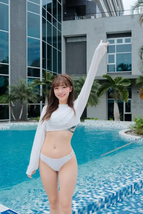 ▲▼冼迪琦著三點式泳裝俏皮留影，小秀好身材。（圖／冼迪琦臉書）