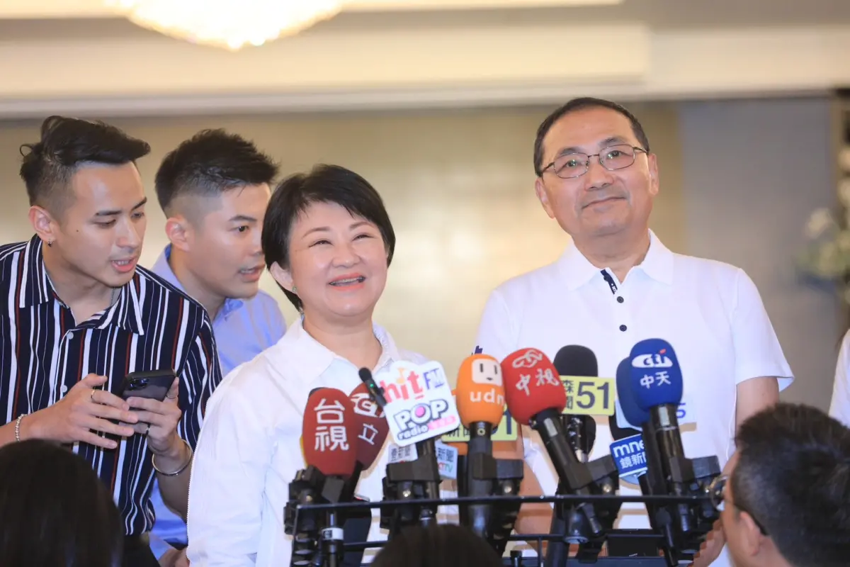 ▲盧秀燕笑稱和侯友宜感情好，兩人於公於私像兄妹一樣。（圖／台中市政府提供，2024.06.28）