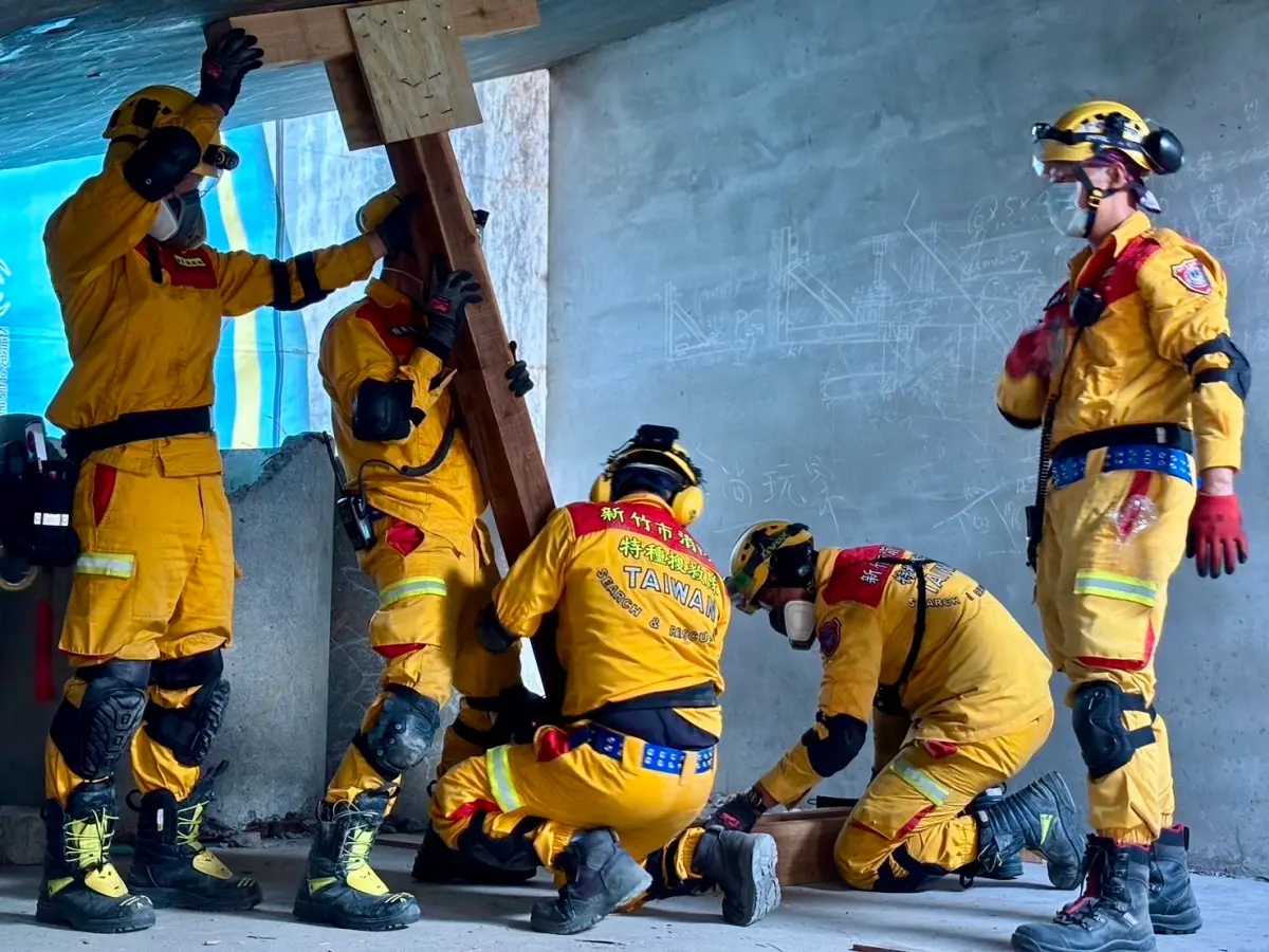 ▲竹市消防局擬擴編員額，目標2031年補至496人。(圖／新竹市政府提供)