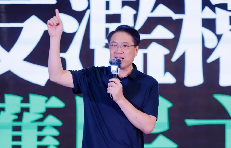 ▲林右昌批評，從國民黨團總召傅崐萁到中國回來後，台灣民主就變了。（圖／民進黨提供）