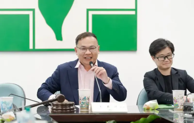 ▲洪申翰擔任勞動部長後,按照民進黨不分區順序名單,將由民進黨政策會執行長王義川遞補。(圖/民進黨提供)